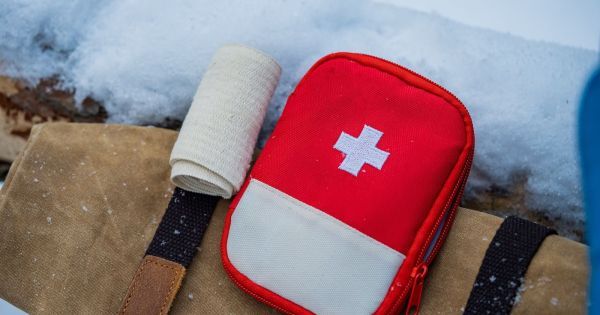 Trousse de secours pour des vacances au ski réussies